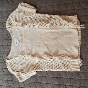 Ivory short sleeve sweater with fringe